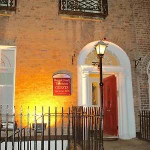 Baggot Court Townhouse 3*, Dublin Ierland